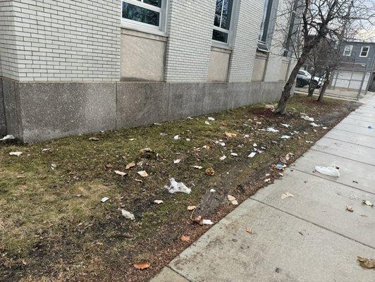 Is this US Post Office sitting on top of a landfill?  How embarrassing.