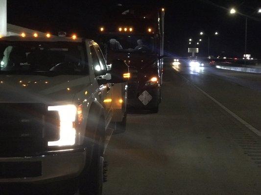 Replacing LP22.5 Drive tire roadside on IH35 in Temple, TX