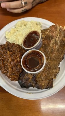 Half rib plate with potato salad and beans