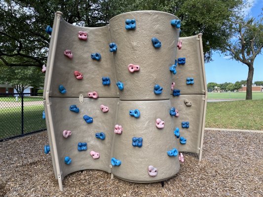 Easily my favorite part of this park... best rock wall I've seen at a park in Richardson!