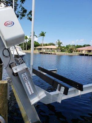 S.A Marine Services, LLC 12,000 lbs ACE Boat Lift Ele- Vert