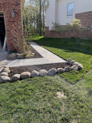 Brickpaver walkway