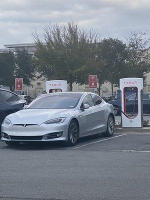 Tesla Model S on charge ...