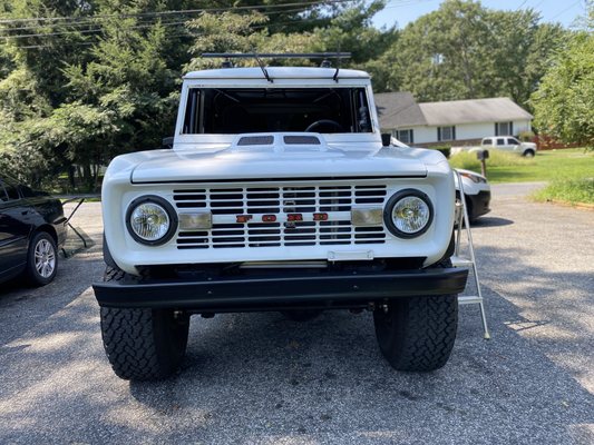 1972 Ford bronco windshield replacement