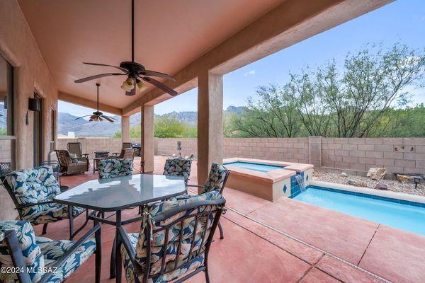 Oro Valley with beautiful Catalina Mountain Views!