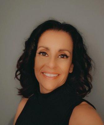 Elsie Oliveira - RE/MAX Vantage