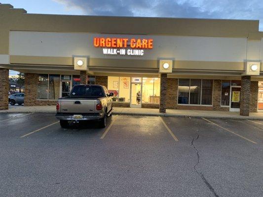 Urgent care , walk in clinic