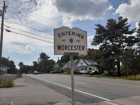 Entering Worcester from Shrewsbury on US 20.