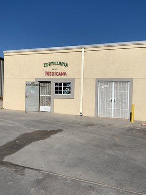 Tortilleria la Mexicana store front