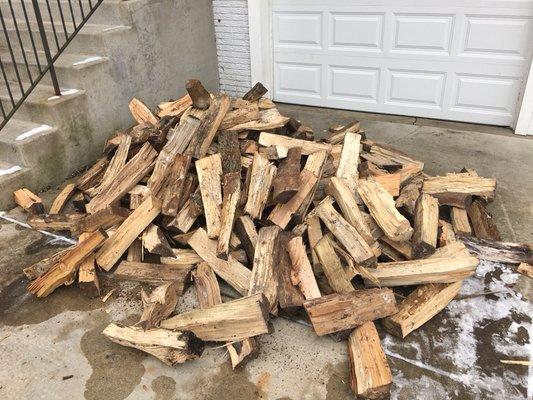 A face cord of seasoned Firewood . Nice and clean ready to burn!!!!!