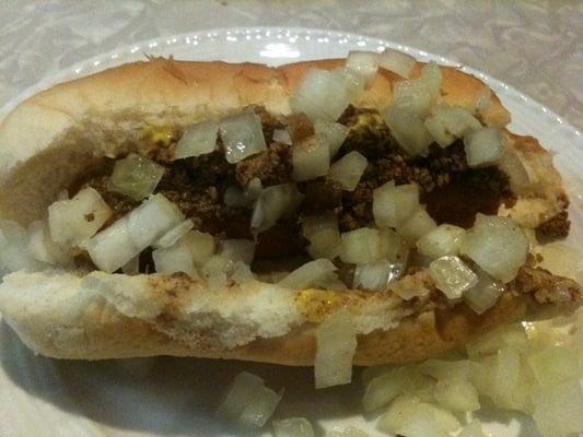 The traditional Laskaris dog is served with mustard, their secret sauce and chopped onion (I got extra onion).