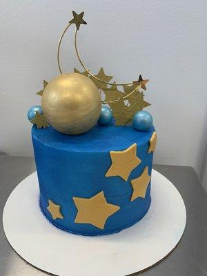 Blue and gold night sky cake