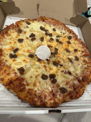 Beef and pineapple pizza - Medium