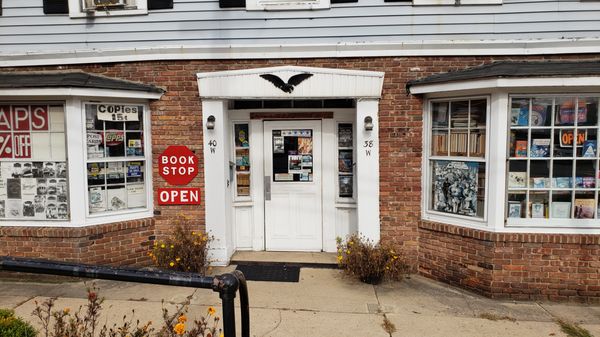 Ray & Judy's Book Stop