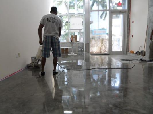 Concrete floor polishing with high gloss shiny finish after picture.