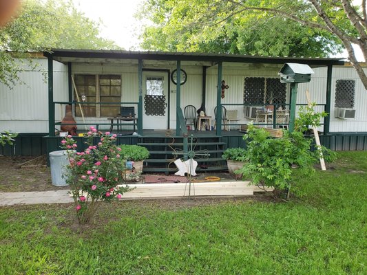 Screen porch