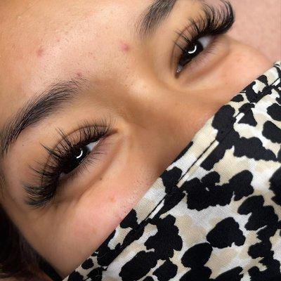 Lash extensions by Zayhra