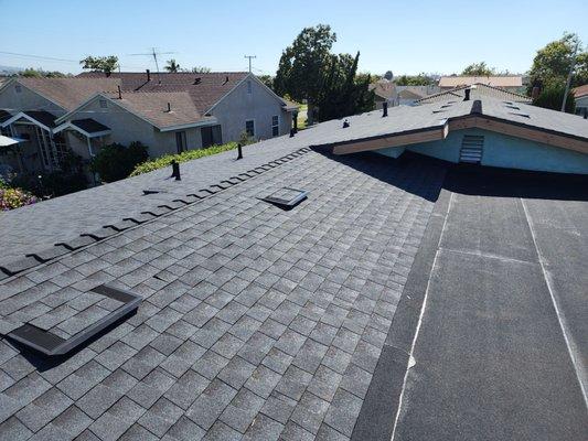 Roof from the rear