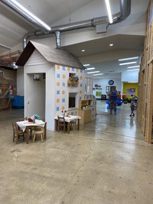 Entrance with house play