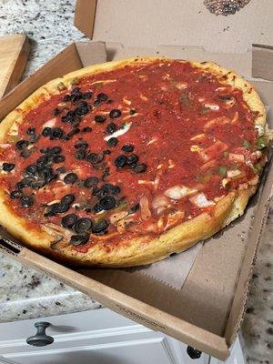 Deep dish Veggie, half olives