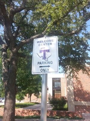 Free parking for visitors (campus tour)