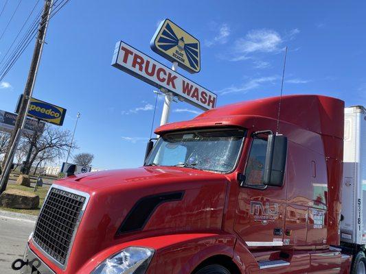 A Clean Semi Truck just Washed at Blue Beacon