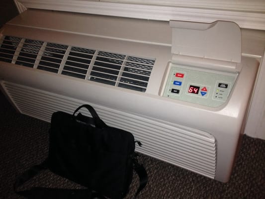 Heat/ac unit that doesn't stay on for more than 60 seconds, call to the front desk asked us to hold on for a moment and hung up.