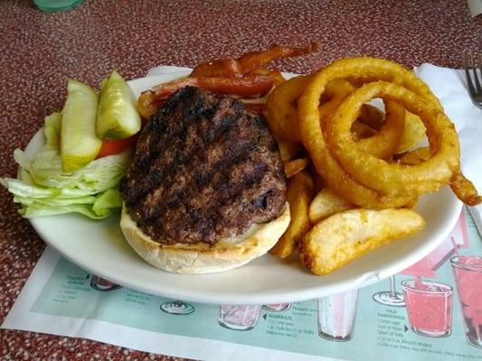 Bacon cheeseburger deluxe