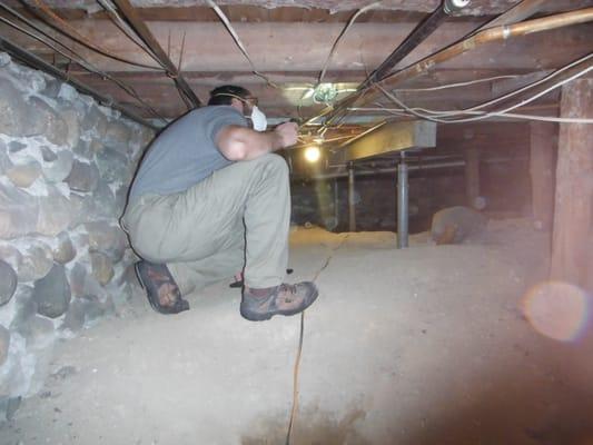 Inspecting an Ann Arbor, MI crawlspace