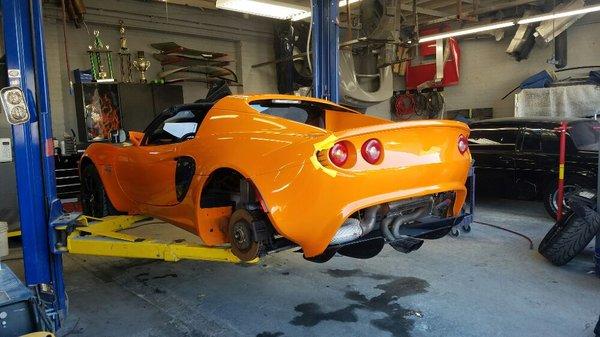 2005 Lotus Elise: Final assembly.