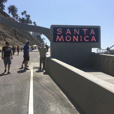 The opening day for the renovated Santa Monica incline. Obviously taken a while ago.