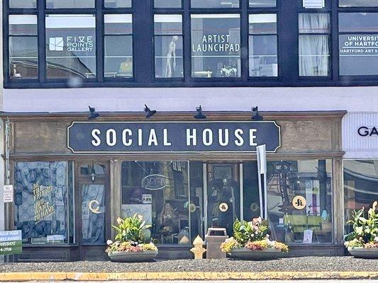 Social House