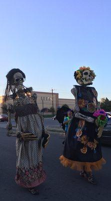 Dia De Los Muertos Procession in the Alazan Courts!