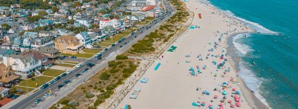 Jefferson and Queen Street Beaches, with multiple rental properties pictured.