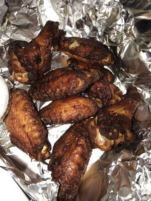 Wings burnt to taste horrible. Shame on you for even boxing these!!