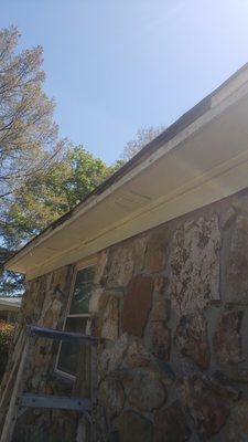 Replacing rotten shingle molding