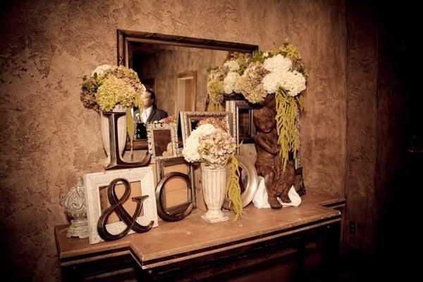 Our entry way was precisely what we envisioned! Flowers we're full, fresh and gorgeous.