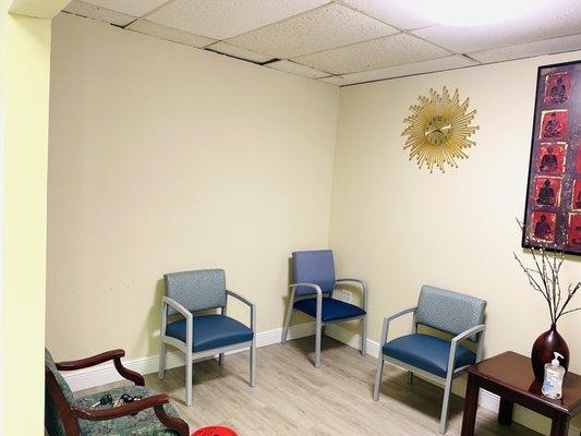 WAITING AREA INSIDE SUN VALLEY HEALTH CARE