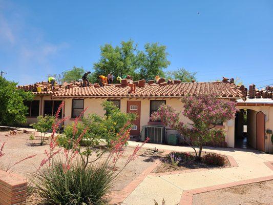 9-12 roofers on the job!  Amazingly fast!