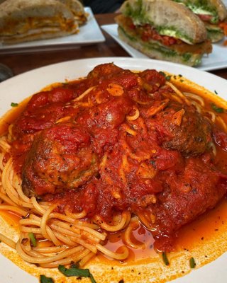 Spaghetti and meatballs