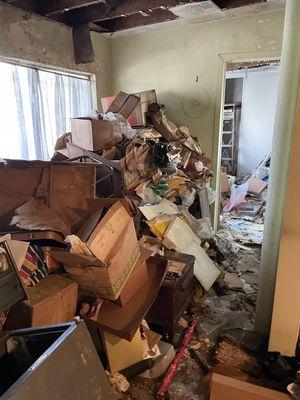 Residential property clean out clean up removal of junk. Orange County California