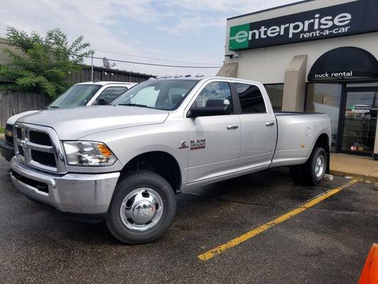 Heavy Duty Ram with a cummins diesel engine!