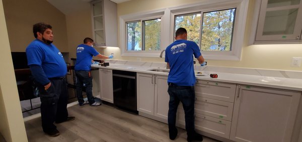 Final touches on a kitchen reno in Springfield