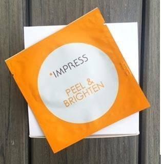 This pad is applied once a week. It is equivalent to an office chemical peel and instantly brightens and softens your skin.