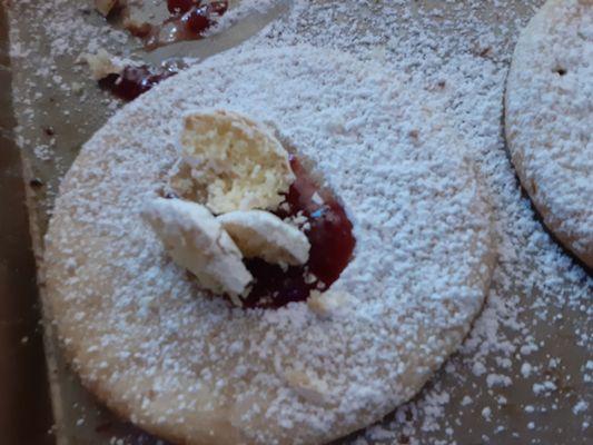 Raspberry donut cookies