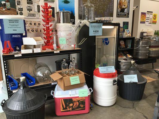 Build yourself a nice starter home brew kit with our used items.