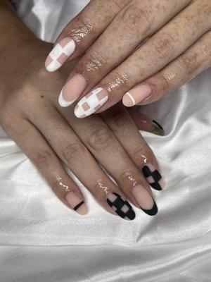 Natural nails with Structured Gel and abstract design. @jynails