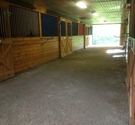 10- 12x12 Stalls, Heated and Air Conditioned Barn, Heated Wash Rack