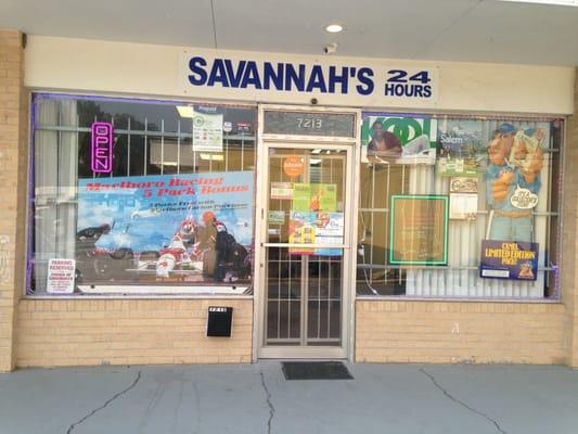 Storefront View of Savannah's 24 hour Store