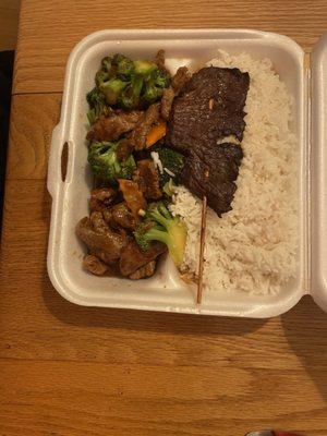 Beef and broccoli with white rice